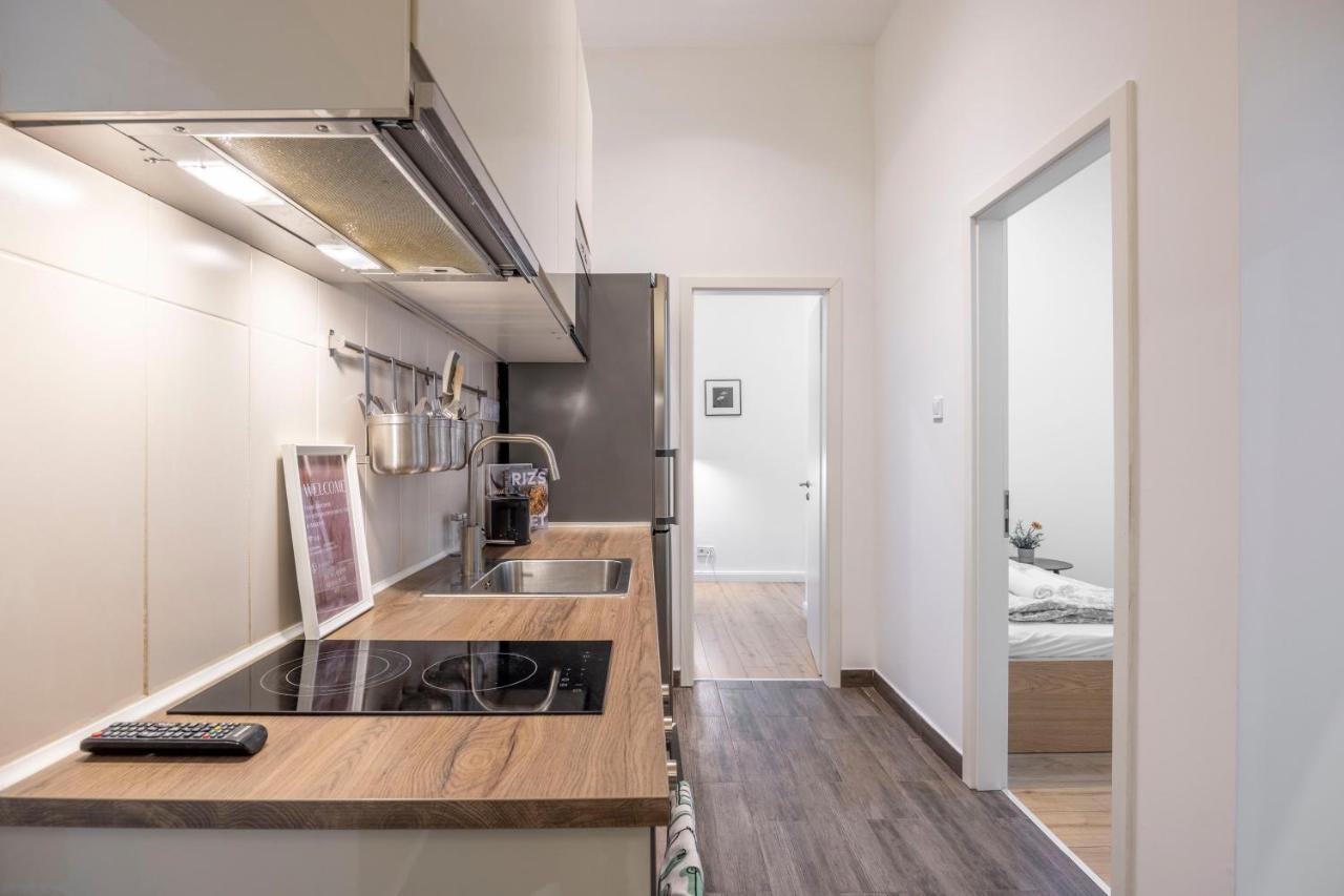 Central Grand Apartment With 5Bedrm 2Bathroom Budapest Exterior photo