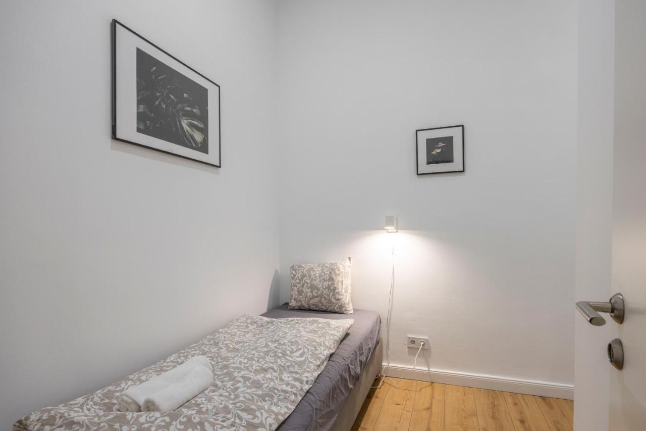 Central Grand Apartment With 5Bedrm 2Bathroom Budapest Exterior photo