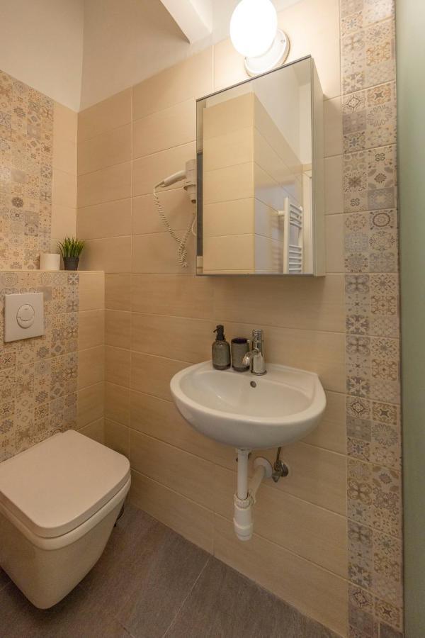 Central Grand Apartment With 5Bedrm 2Bathroom Budapest Exterior photo