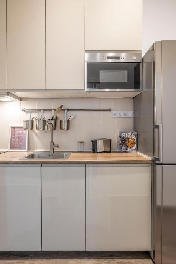 Central Grand Apartment With 5Bedrm 2Bathroom Budapest Exterior photo