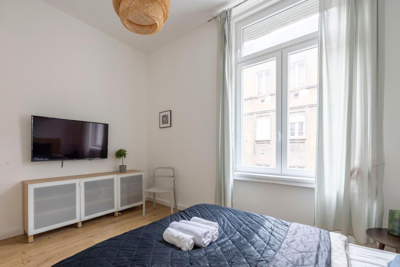 Central Grand Apartment With 5Bedrm 2Bathroom Budapest Exterior photo